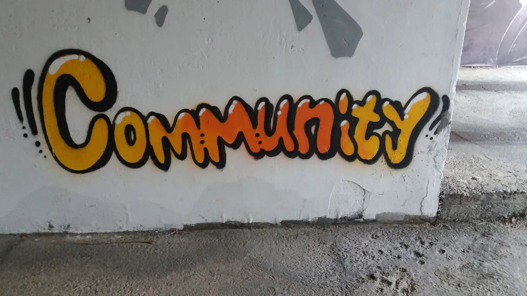 Engaging with the Vaping Community Online and Offline