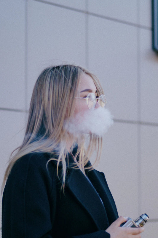 Mastering Vaping Etiquette Essential Dos and Don'ts